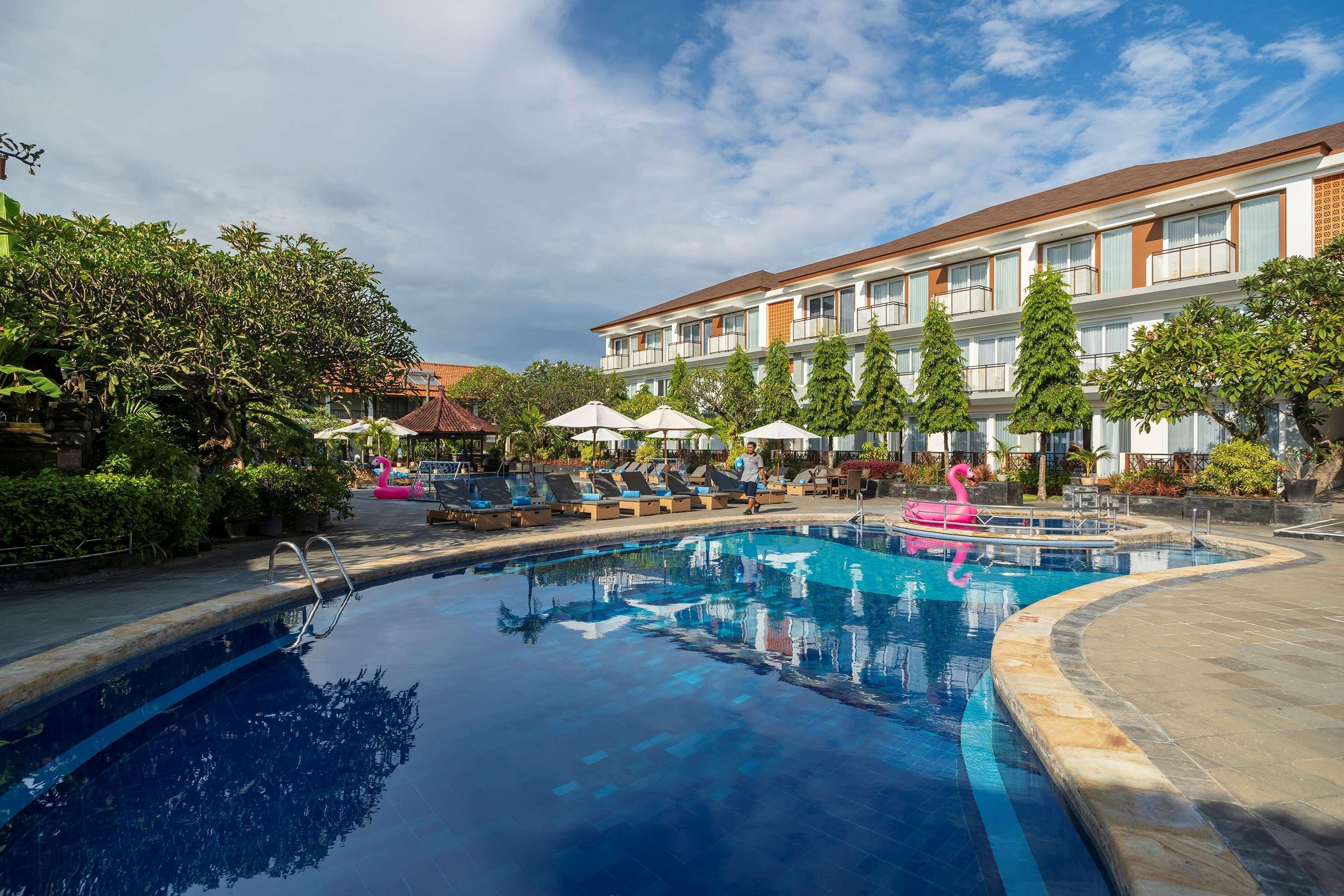 Kuta Beach Club Hotel Экстерьер фото