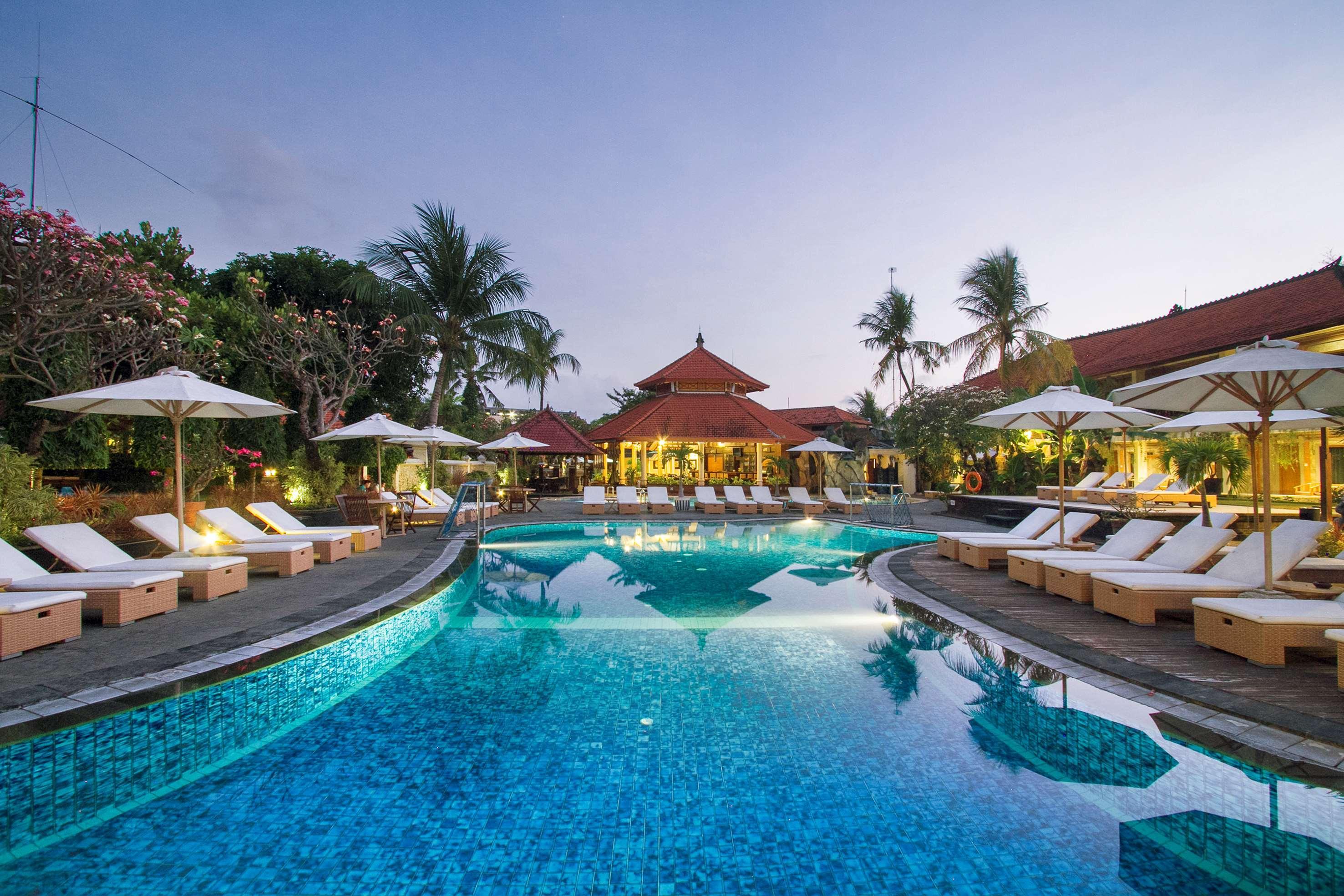 Kuta Beach Club Hotel Экстерьер фото