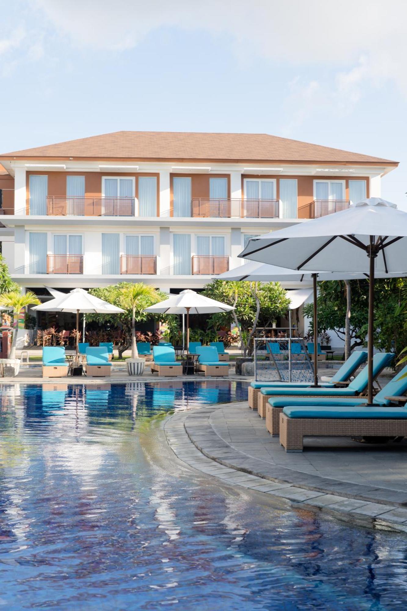 Kuta Beach Club Hotel Экстерьер фото