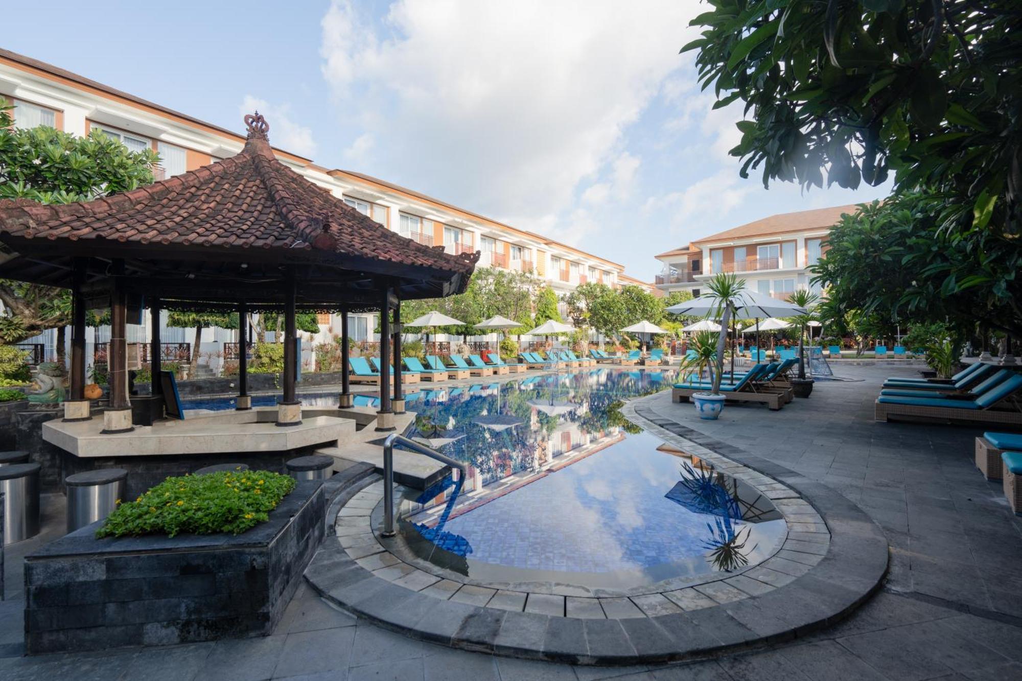 Kuta Beach Club Hotel Экстерьер фото