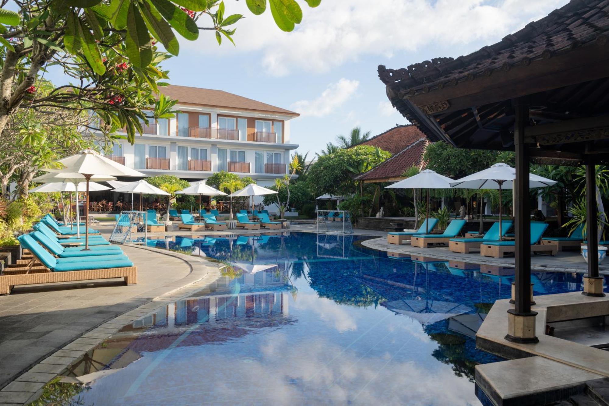 Kuta Beach Club Hotel Экстерьер фото