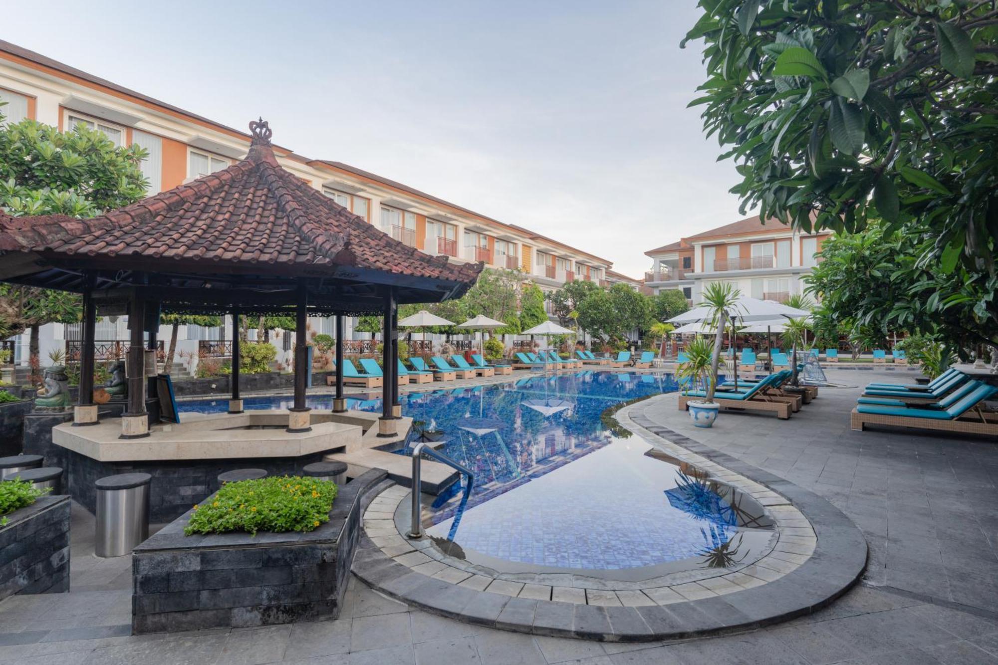 Kuta Beach Club Hotel Экстерьер фото